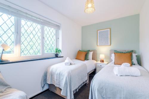 Stylish home - 5G wifi - FREE off-road parking - Sleeps 7, Manchester (photo 3)