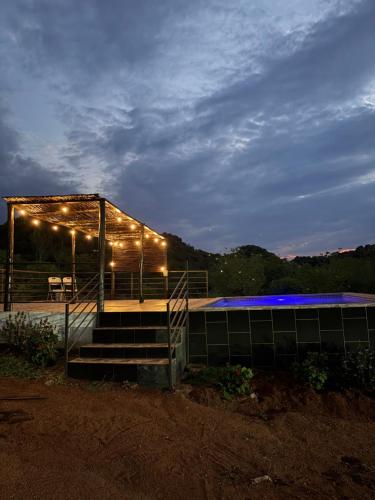Makgobelo Lodge-The Glass House- Solar powered in Ngwaritsi