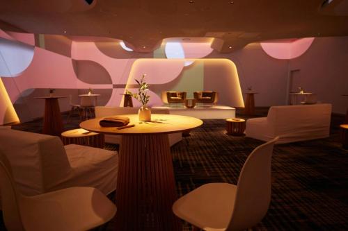 W South Beach – Miami, FL