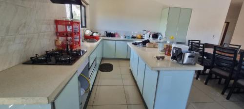 Large 4 Bedroom 5 Bed Villa in Sonaisali Rd, Nadi, Nadi (photo 2)