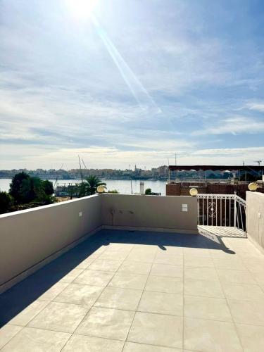 Royal Home Dome Style - Top Floor Apartment - image 2