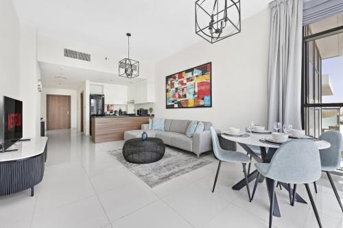 VayK - Great 1BR Apartment in Damac Hills - image 6