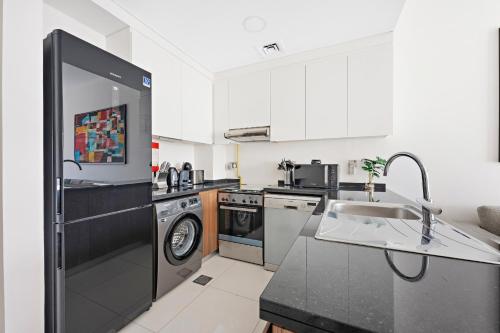 VayK - Great 1BR Apartment in Damac Hills - image 9