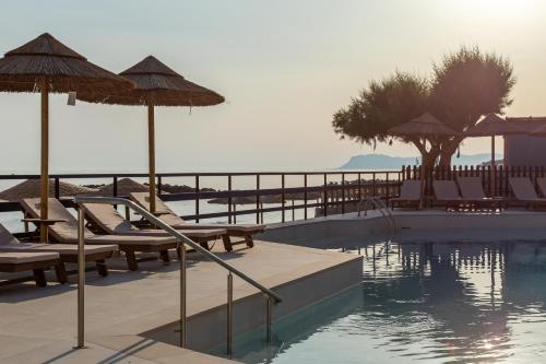 Hotel Haris on the beach – Agia Marina, OK