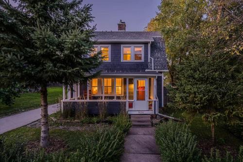 Downtown Lawrence University - Edge of Campus Perfect for Families in Appleton Downtown