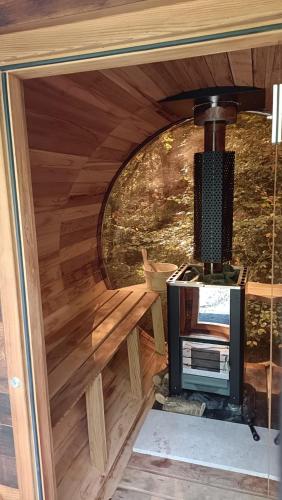 Stream-side cabin and sauna in Fermoy