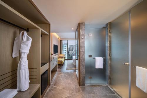 room detail thumbnail 2