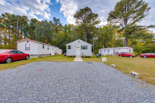 Private Patio and Yard Cozy Maryland Cottage in Grasonville (MD)