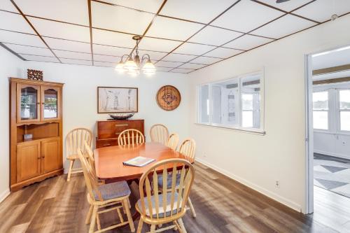 Sister Lakes Cottage with Dock and Grill! in Woodland Beach, USA