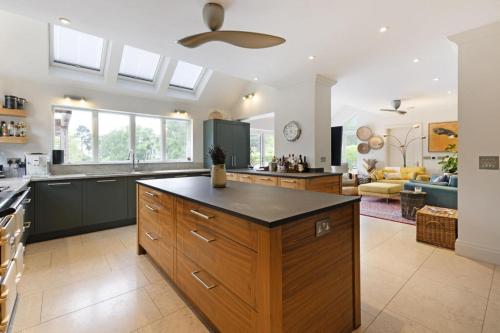 Luxury Mansion Farnham pool gym EV Charger in Farnham