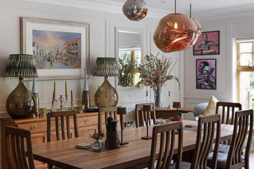 Luxury Mansion Farnham pool gym EV Charger in Farnham