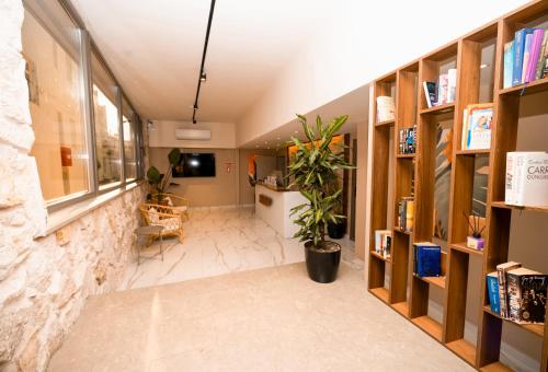 Місця відпочинку та розваги, Loca Centre Hotel in Кумбаче