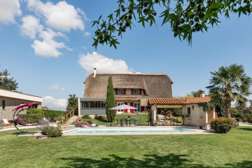 Skats, La Clé des Chaumes - Maison d'hôtes de charme avec piscine et bain nordique (La Cle des Chaumes - Maison d'hotes de charme avec piscine et bain nordique) in Boisset-les-Montrond