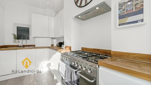 Exclusive 2Bedroom Flat near Loughborough Junction - image 8