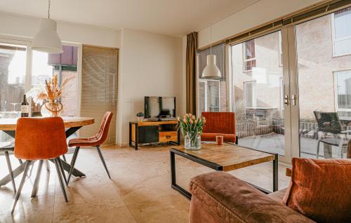 Sea Bass in Doctor Wiardi Beckmanlaan