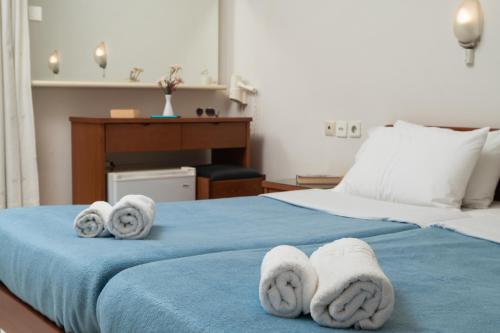 Hotel Haris on the beach – Agia Marina, OK
