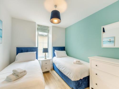 Arnside Apartment - Tap to explore photos