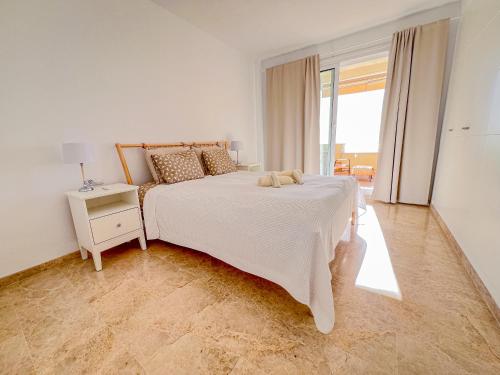 Sunset Paradise - 1 bedroom with Ocean Views Pool PA74 - image 4