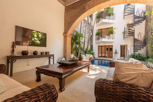 3 Bedroom House in the Walled City with Pool - image 2
