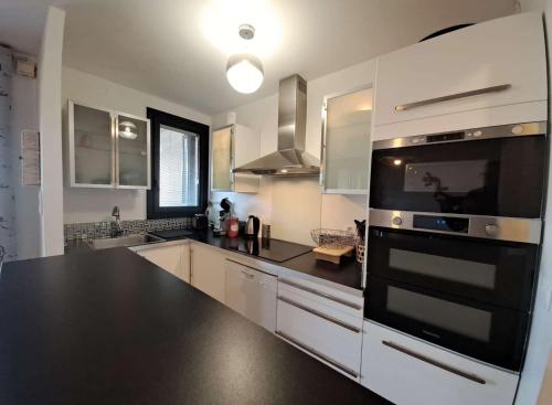 Brigantine111 - Golfe de Saint-Tropez - Appartement climatisé avec vue sur la marina (Brigantine111 - Golfe de Saint-Tropez - Appartement climatise avec vue sur la marina) in Cogolin