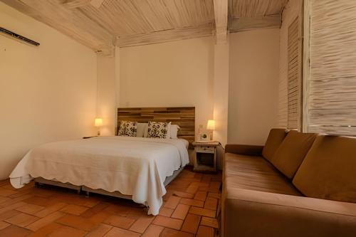 5 Bedroom House in the Walled City with Pool - image 5
