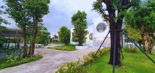 Exterior view, ฟอเรสต์ พูลวิลล่าพิษณุโลก Forest Poolvilla Phitsanulok in Hua Ro