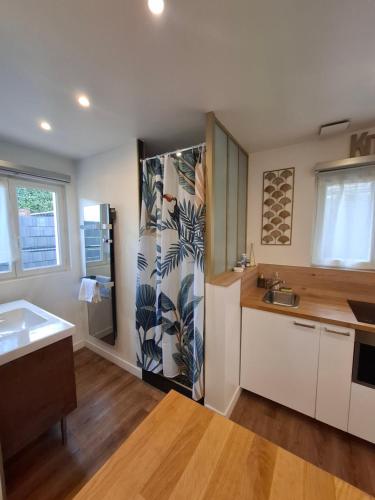 Love N Chic 3 Studios Disneyland 5 min in Шеси