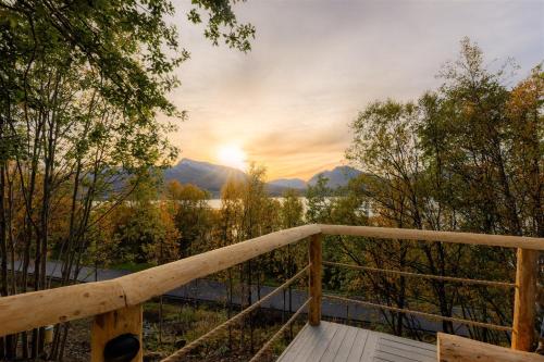 Tuvākā izklaides vieta, EIRA Glamping - Romantic, Ocean View, Fire Pit in Vikran