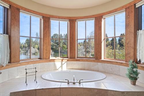 Drake Park Villa-On River-3BR/2.5B - image 8