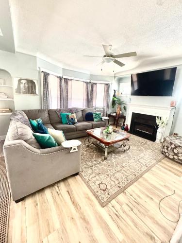 Cozy Home By University Circle VA,CC & Museum