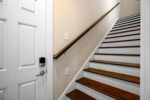 5 Mins to Downtown 2 Bed 1 Bath 2 Car Garage in Nashville, USA