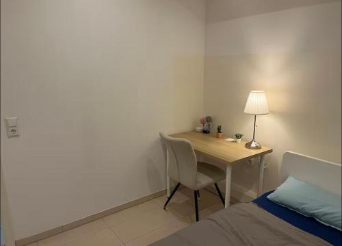 Simple Room close to city center in شرق شتوتغارت