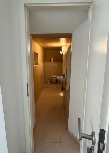 حمام, Simple Room close to city center in شرق شتوتغارت