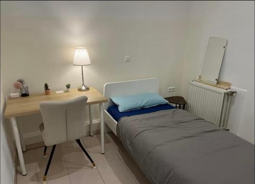 Simple Room close to city center in Stuttgart, Deutschland