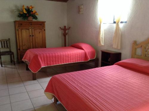 Quadruple Room image 5