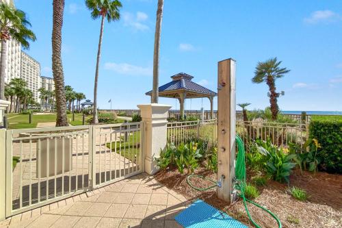 Beach Club Doral 504 in Gulf Highlands