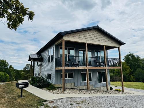 100 Acre Relaxing Retreat Near Ark- The Woodlands in Williamstown, USA