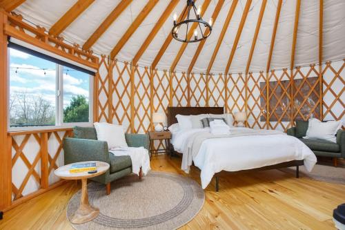 . Horizon Hideout - Modern Yurt