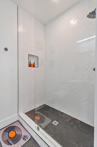 Cozy Gulch Escape Skyline Views - image 2