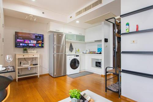 1BR Cozy near donki mall & BTS thonglor-ekkamai - image 11