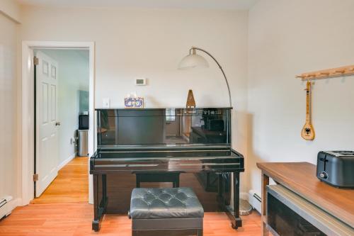 Train to Boston! Cozy Apartment in Winchester in Arlington (MA)