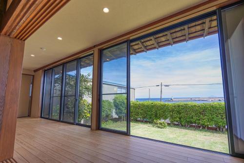 海が見える1棟貸し!バレルサウナ付きの家族で泊まれる貸し別荘!絶景とプライベート空間を満喫!