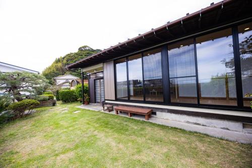 海が見える1棟貸し!バレルサウナ付きの家族で泊まれる貸し別荘!絶景とプライベート空間を満喫!