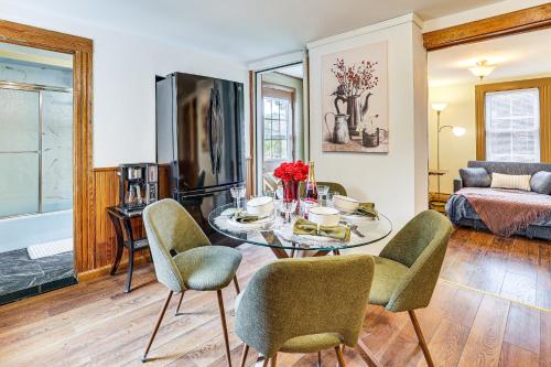 1 Mi to Main St Riverside Torrington Apt with Yard in ทอริงตัน (คอนเนตทิคัต)