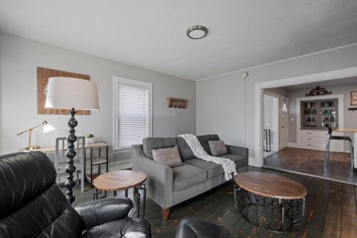 Stylish First Floor Apartment w Private Front Porch - image 12