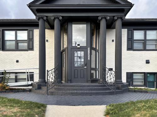 DTW Suites