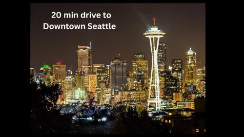 DT Stylish & Newly Renovated Home 2BR Sea Tac 6 Miles with AC