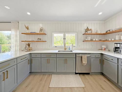 厨房, A Place of Grace in 弗隆特罗耶尔(VA)