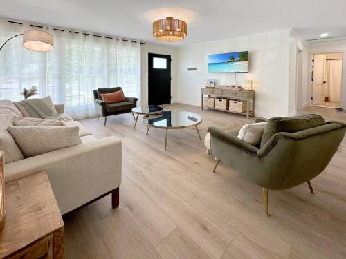 设施服务, A Place of Grace in 弗隆特罗耶尔(VA)