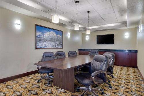 Best Western Shelby Inn & Suites - image 6